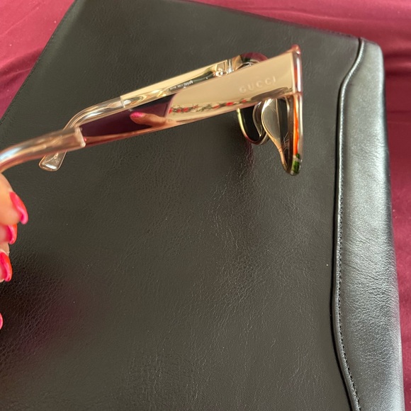 GUCCI ROSE GOLD SUNGLASSES - Picture 9 of 10